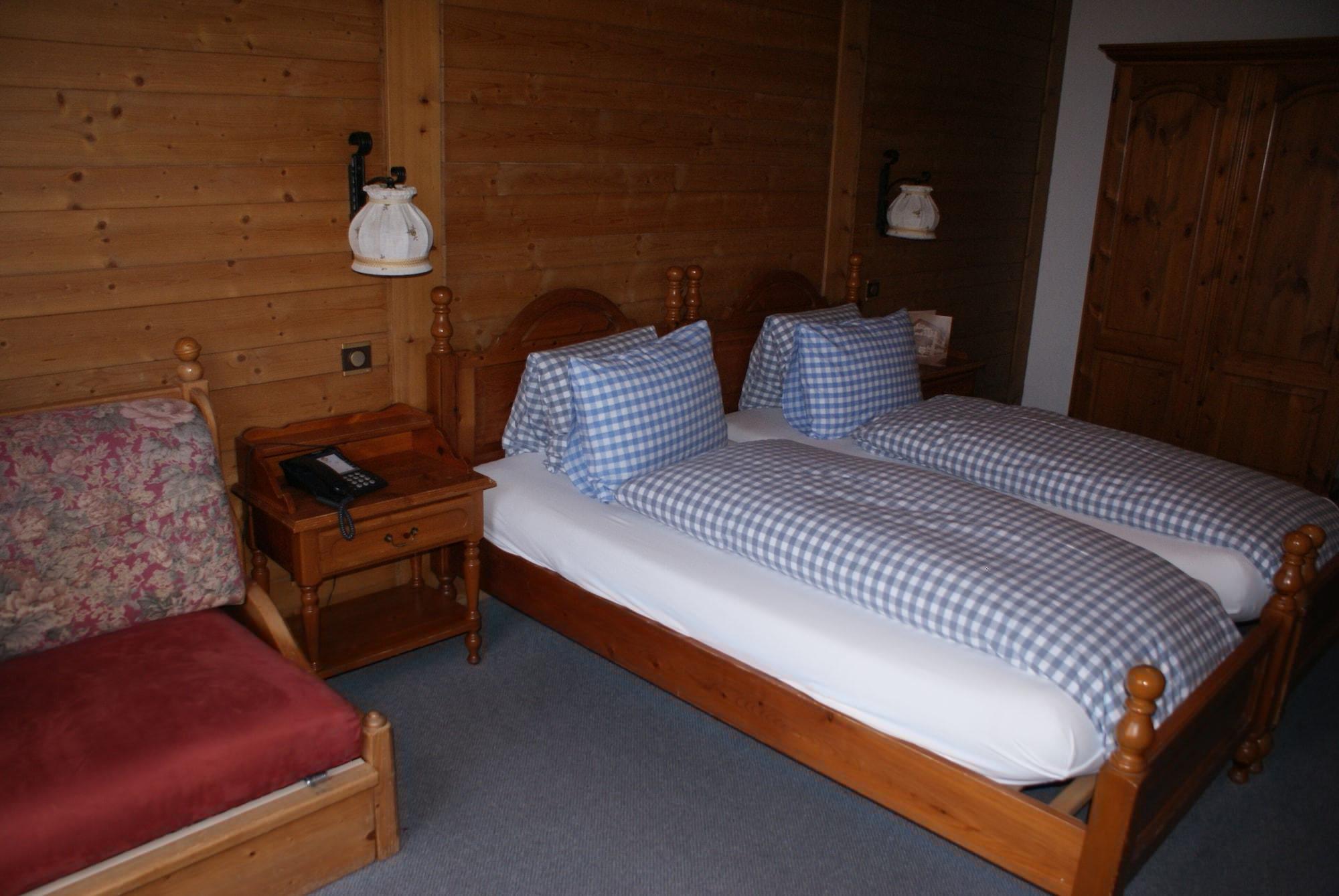 Baeren Hotel, The Bear Inn Wilderswil Exterior photo