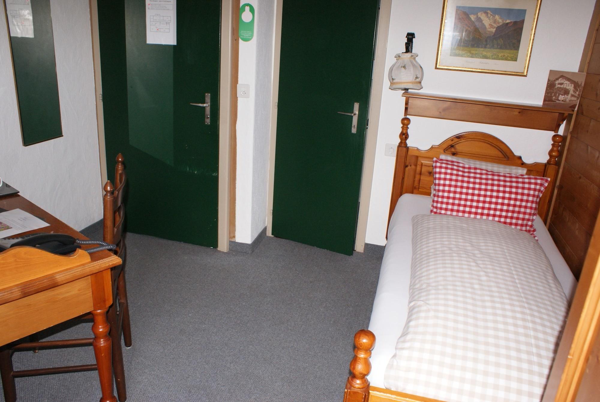 Baeren Hotel, The Bear Inn Wilderswil Exterior photo